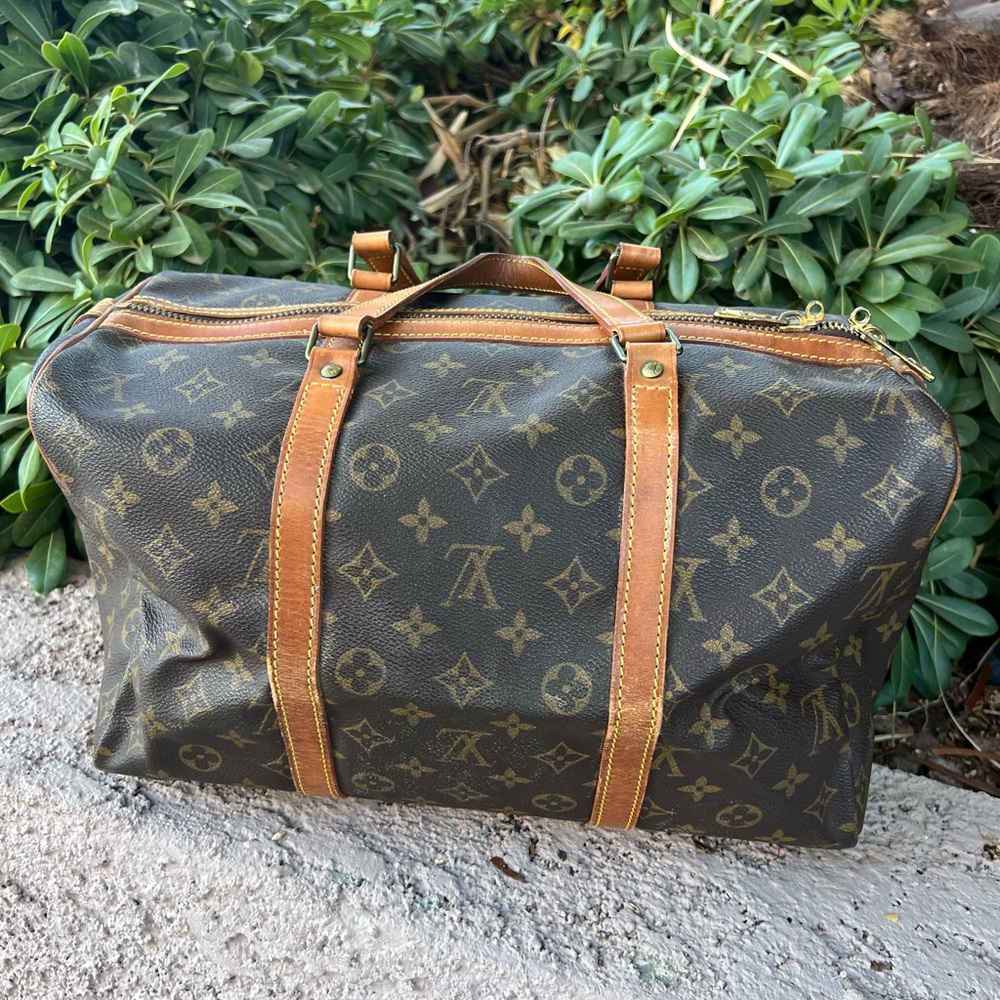 Louis Vuitton Square Sac Souple 45